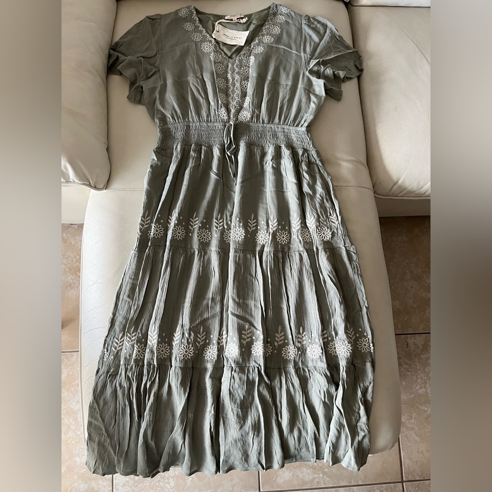 Tea n Rose Sage Embroidered Maxi Dress